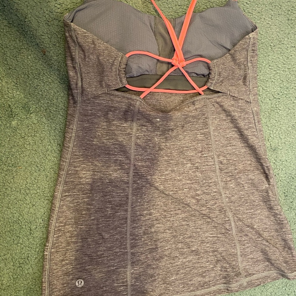Lululemon Tank top with built in bra !!